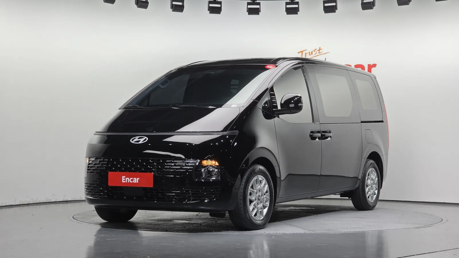 2025 Hyundai Staria