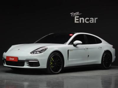 2020 Porsche Panamera