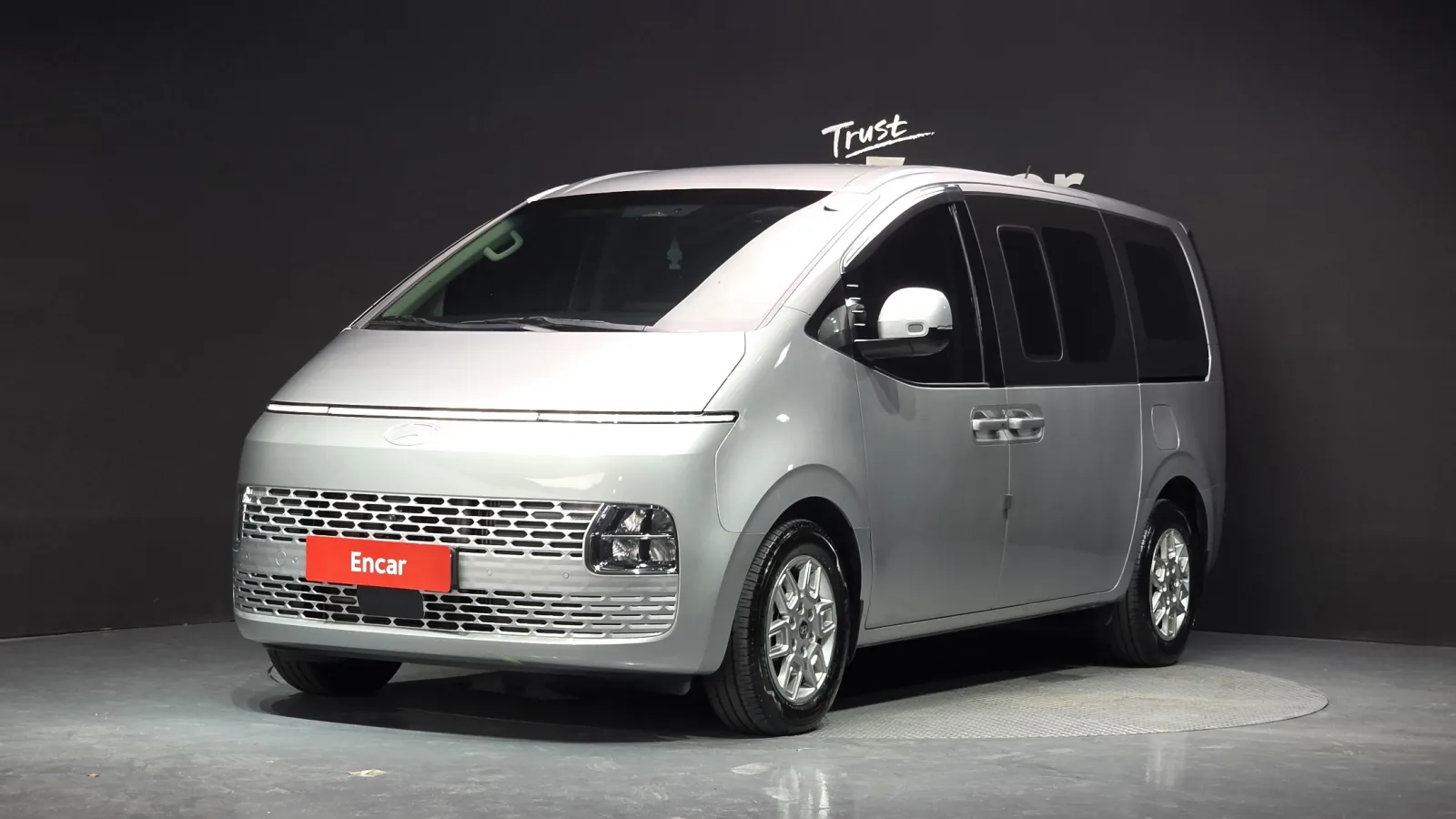 2025 Hyundai Staria