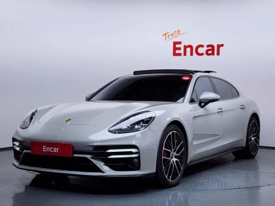 2022 Porsche Panamera
