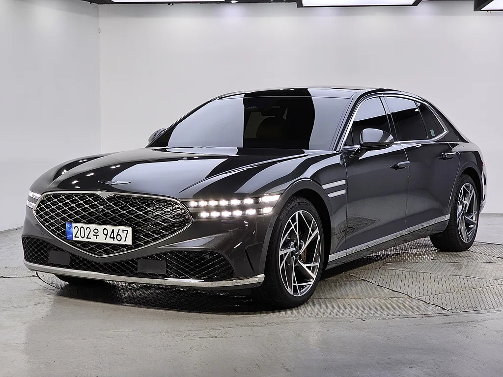 2023 Genesis G90