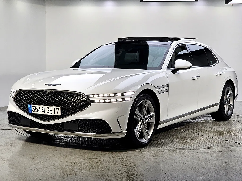 2023 Genesis G90