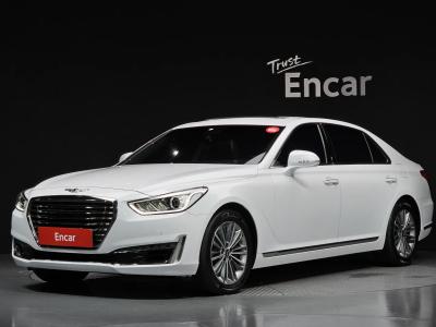 2017 Genesis EQ900