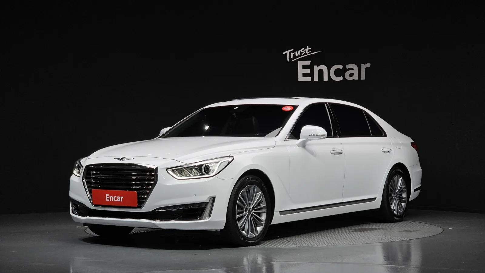 2017 Genesis EQ900