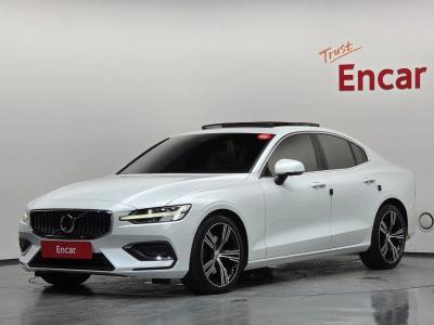 2022 Volvo S60