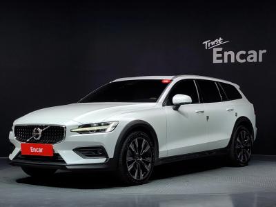 2023 Volvo V60