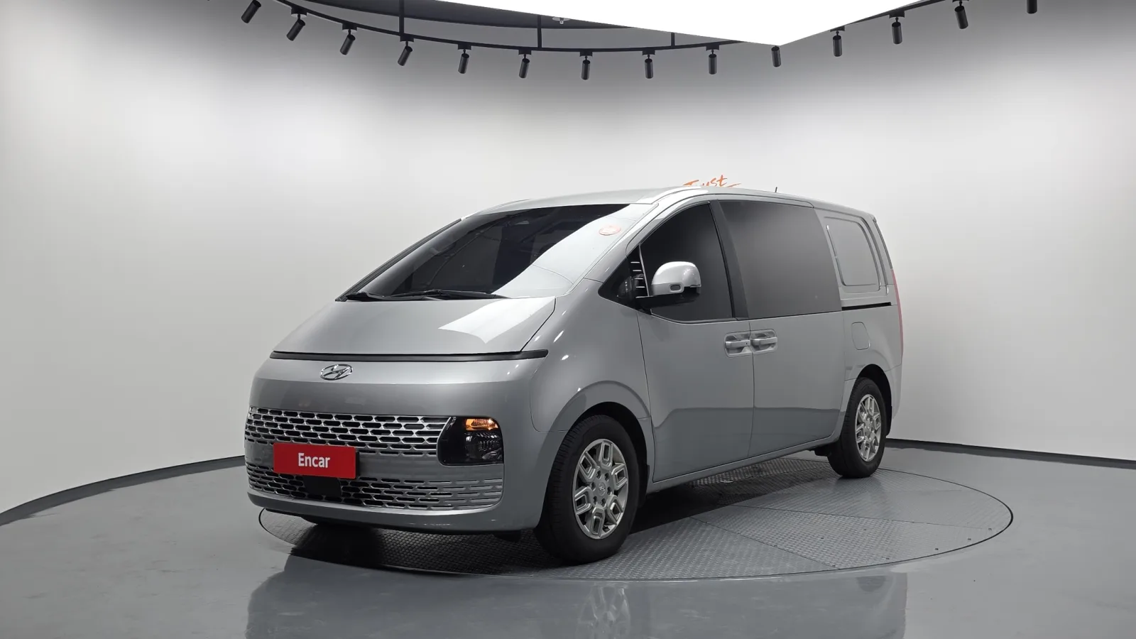 2022 Hyundai Staria
