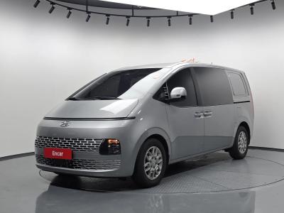 2022 Hyundai Staria