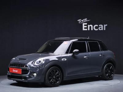 2019 MINI Cooper