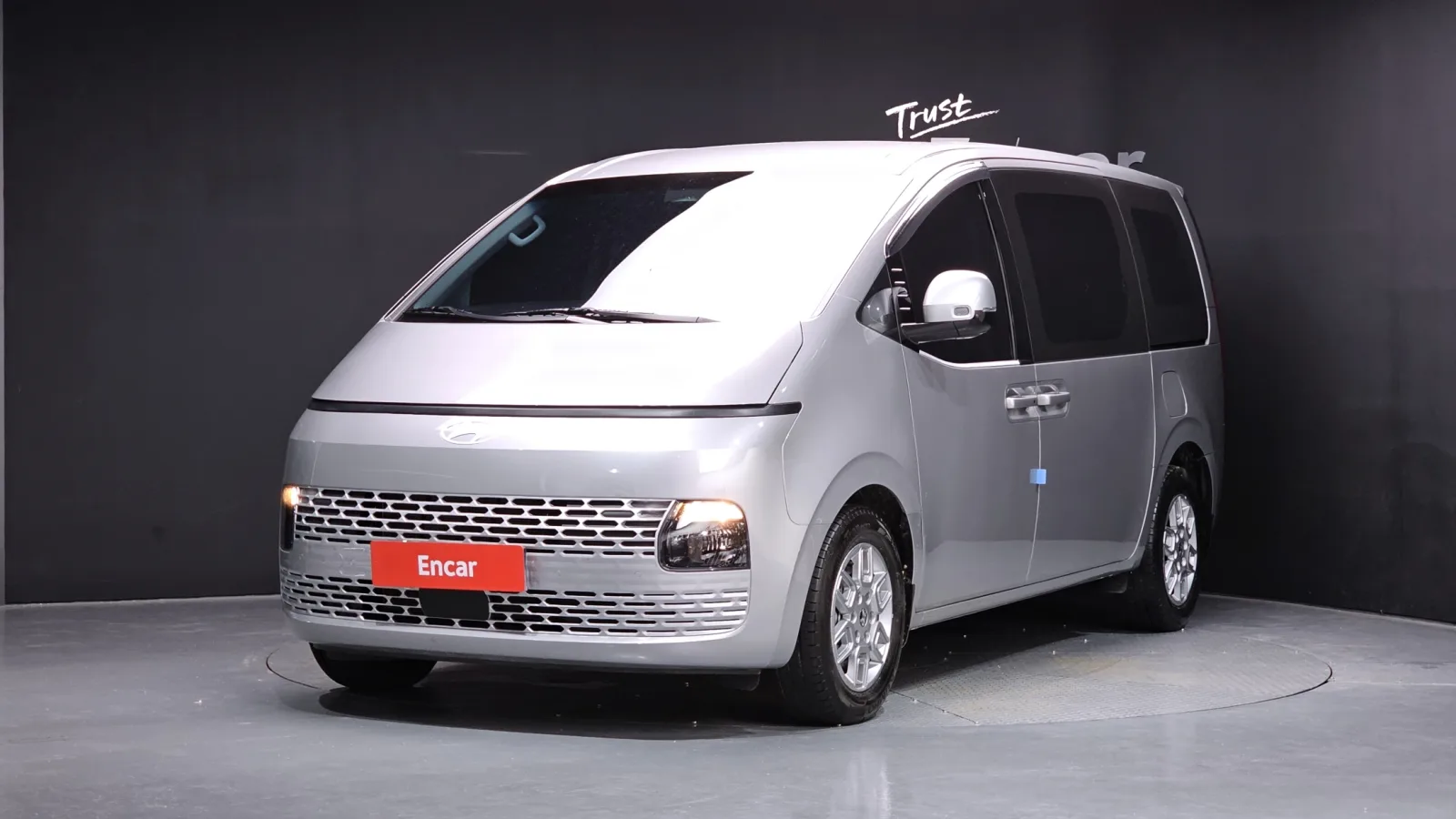 2025 Hyundai Staria