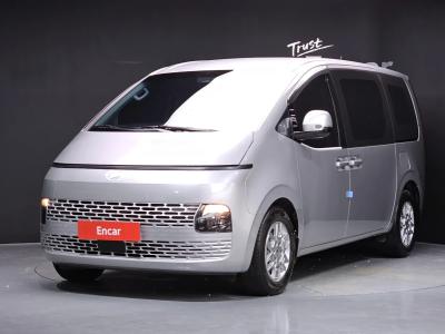 2025 Hyundai Staria
