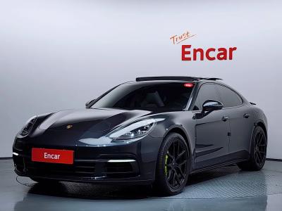 2018 Porsche Panamera