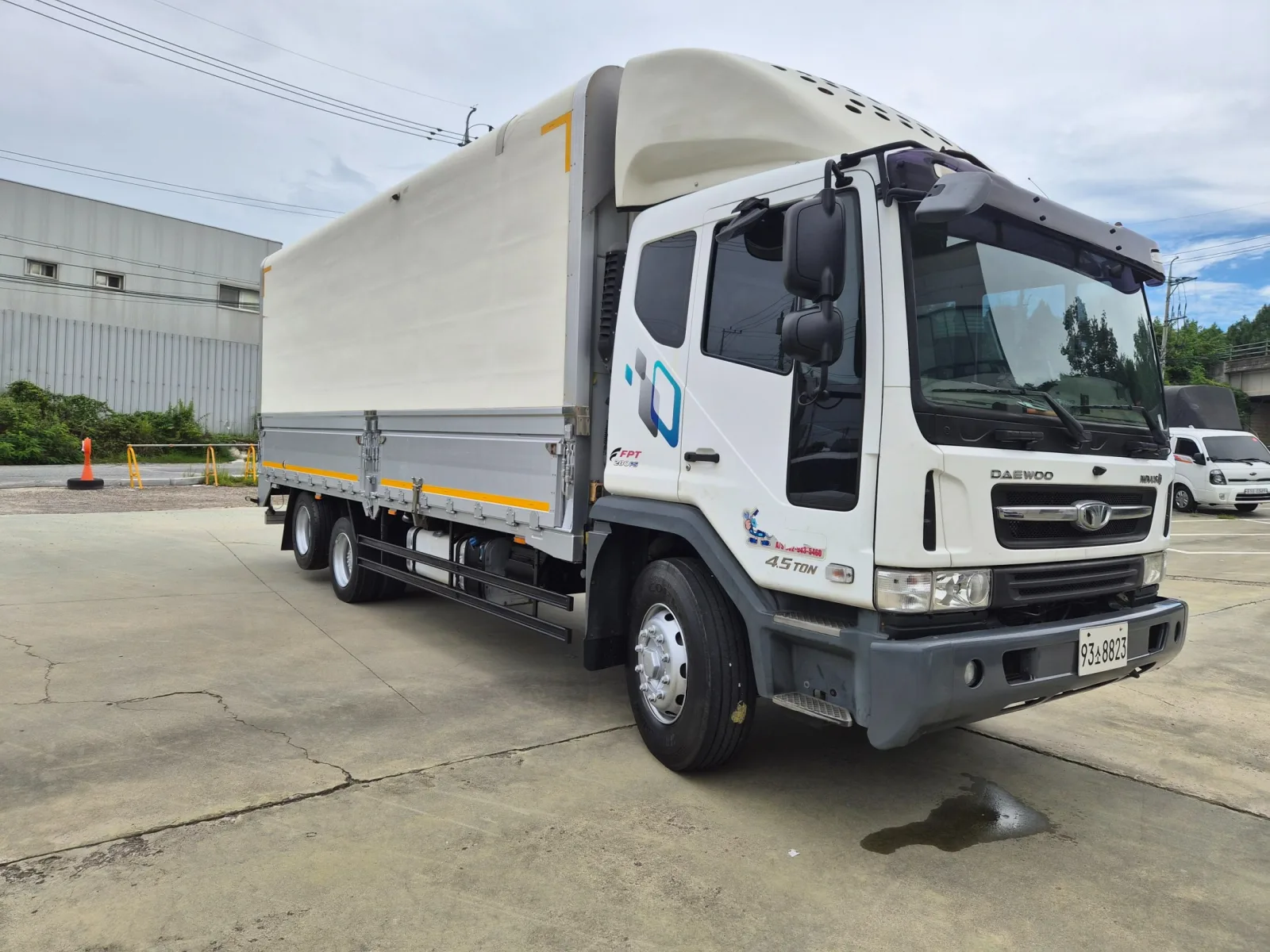2016 Tata Daewoo Novus Medium Truck