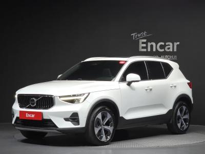 2023 Volvo XC40
