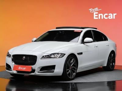 2017 Jaguar XF