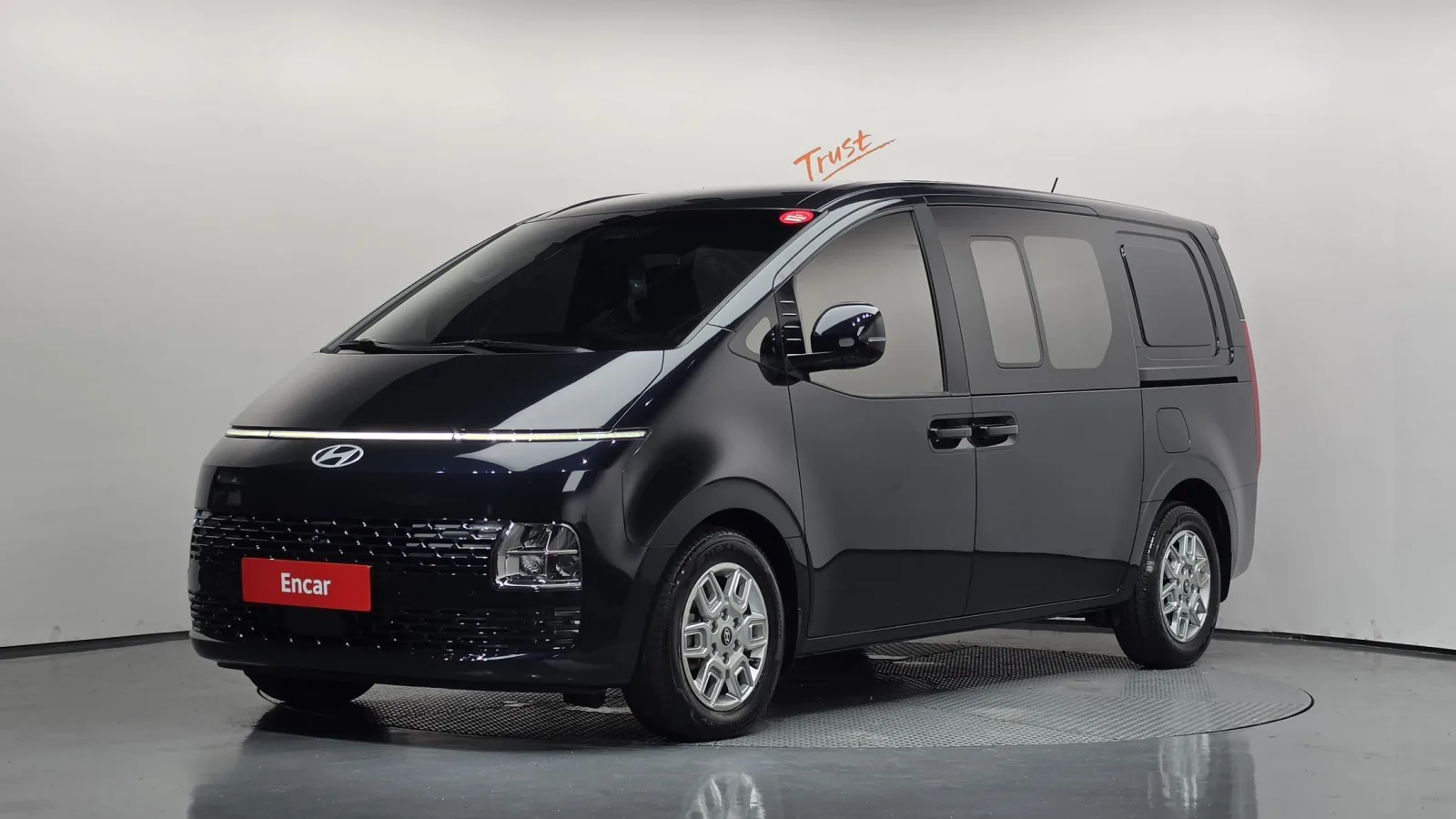2025 Hyundai Staria
