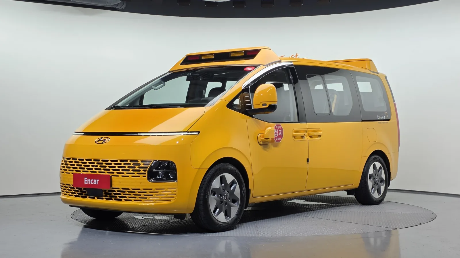 2022 Hyundai Staria