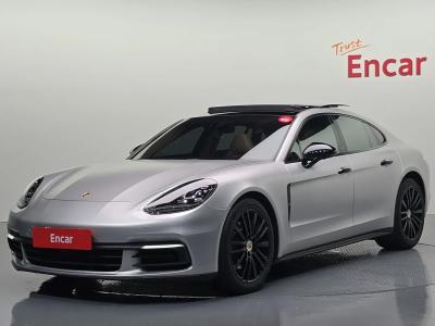 2018 Porsche Panamera