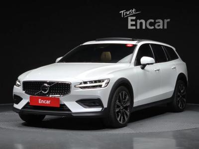 2023 Volvo V60